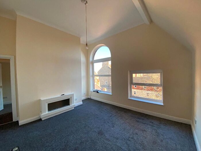 2 Bedroom Flat To Rent In Rosedale Mansions, Hull, HU3