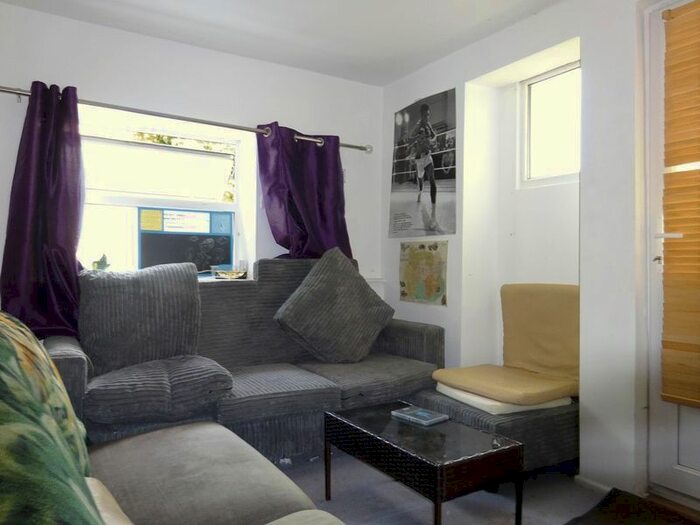 6 Bedroom Terraced House To Rent In White Street, Brighton, BN2