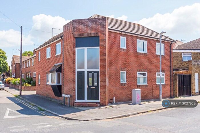 2 Bedroom Flat To Rent In Balmoral Court, Margate, CT9