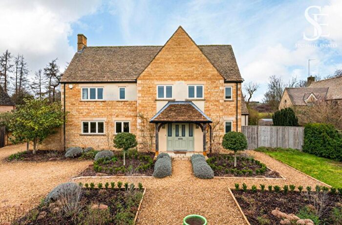 4 Bedroom Detached House For Sale In Burford Road, Fulbrook, OX18