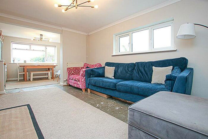 3 Bedroom Detached Bungalow For Sale In Melrose Gardens, Newmarket, CB8