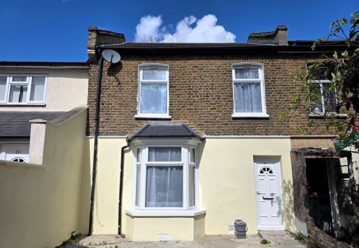 3 Bedroom Terraced House To Rent In Plashet Road, London, E13