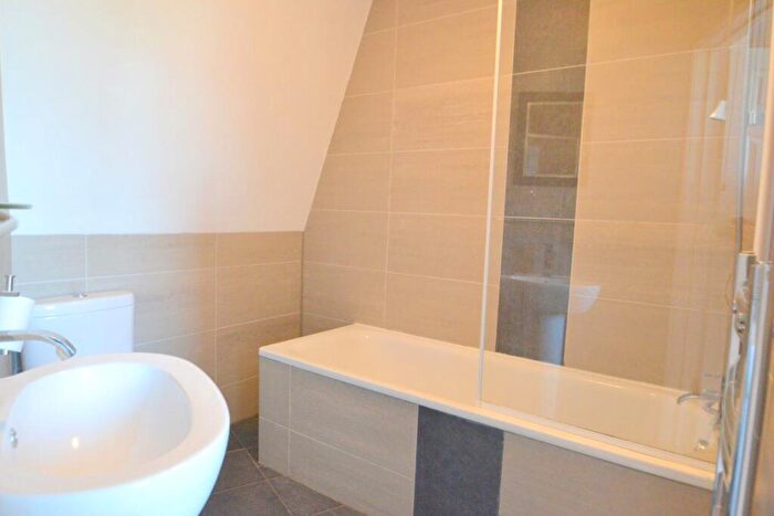 1 Bedroom Flat To Rent In Excellent One Bed In Fantastic Location, NW7