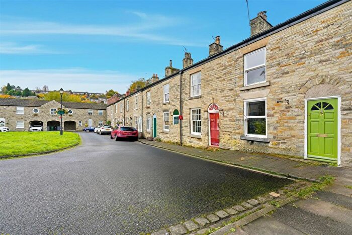 3 Bedroom End Of Terrace House For Sale In High Street, Bollington, SK10
