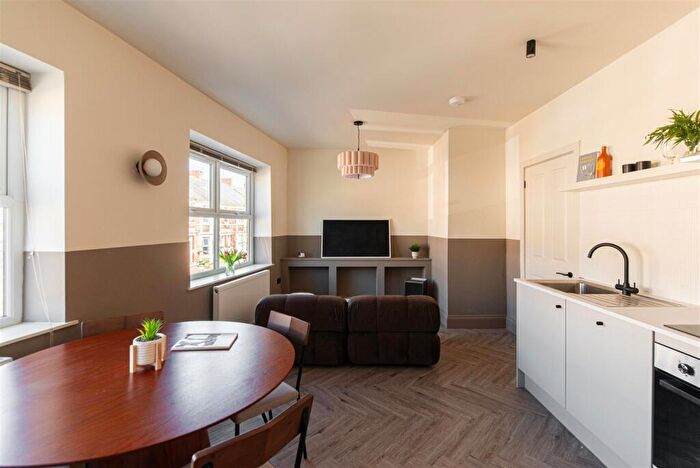 2 Bedroom Flat To Rent In Dinsdale Road, Sandyford, Newcastle Upon Tyne, NE2