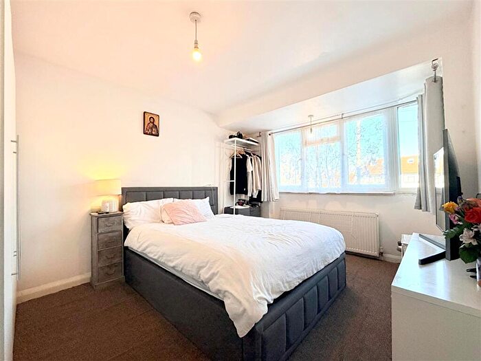 4 Bedroom Apartment To Rent In Bittacy Rise, Mill Hill, London, NW7