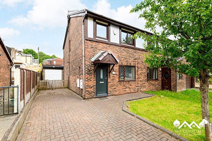3 Bedroom Semi-Detached House For Sale In Quakerfields, Darwen, BB3