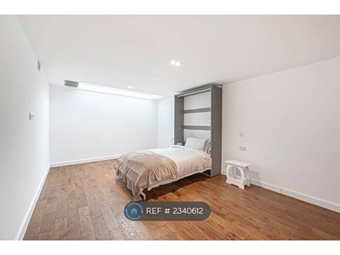 Studio To Rent In Endersleigh Gardens, London, NW4