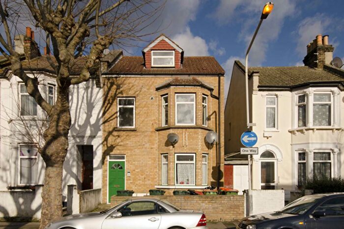 1 Bedroom Terraced House To Rent In Neville Road, Forest Gate, London, E7