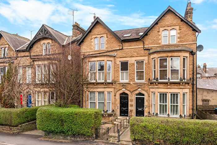 2 Bedroom Flat For Sale In East Parade, Harrogate, HG1