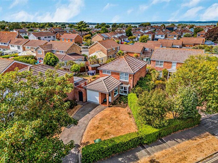 3 Bedroom House For Sale In Bracklesham Road, Haylijng Island, PO11
