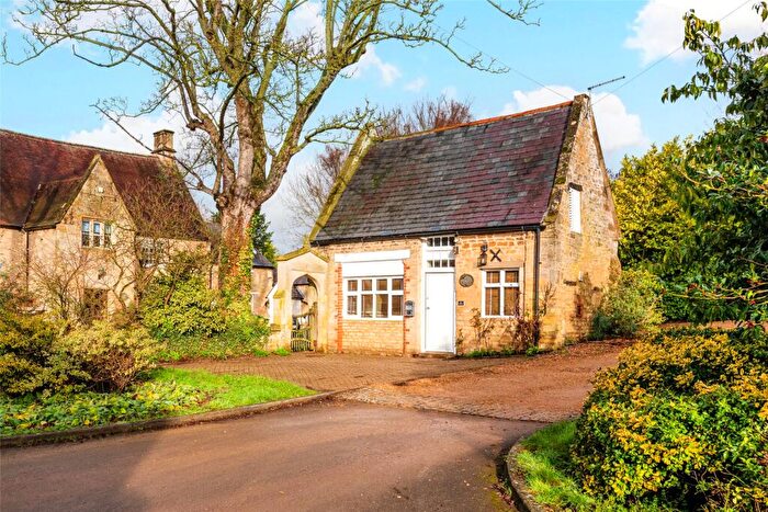 1 Bedroom Detached House To Rent In Manor Street, Raunds, Wellingborough, Northamptonshire, NN9