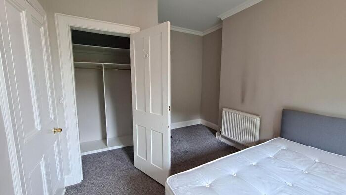 2 Bedroom Flat To Rent In Comiston Road, Morningside, Edinburgh, EH10