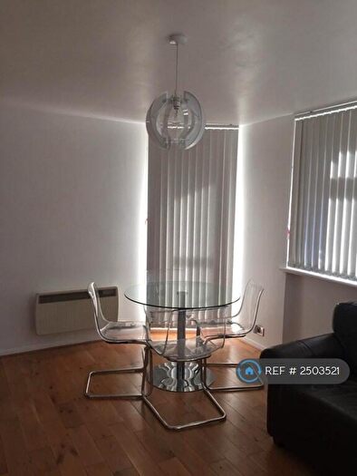 1 Bedroom Flat To Rent In The Walks, London, N2