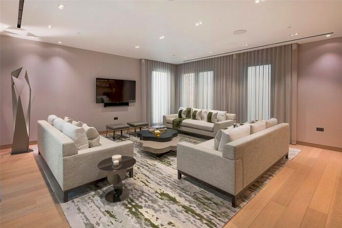 5 Bedroom Semi-Detached House To Rent In Down Street Mews, Mayfair, London, W1J