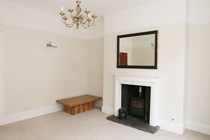 2 Bedroom Flat To Rent In Rosemount Place, Aberdeen, AB25