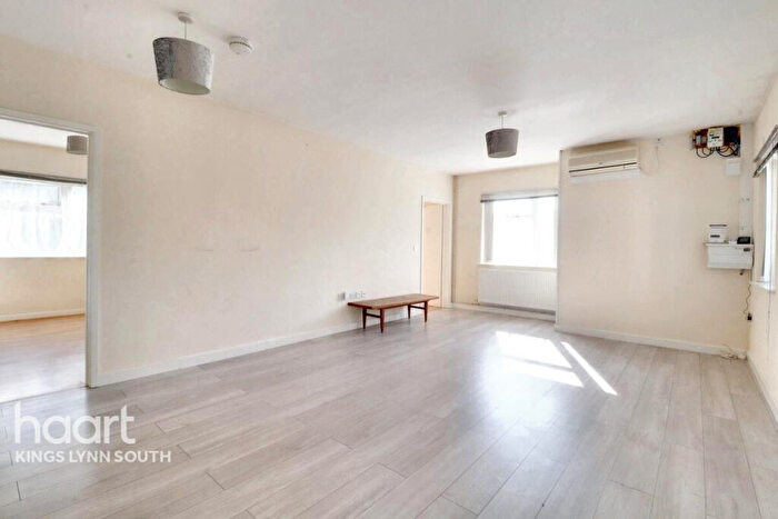 2 Bedroom Bungalow For Sale In Garage Lane, Setchey, PE33