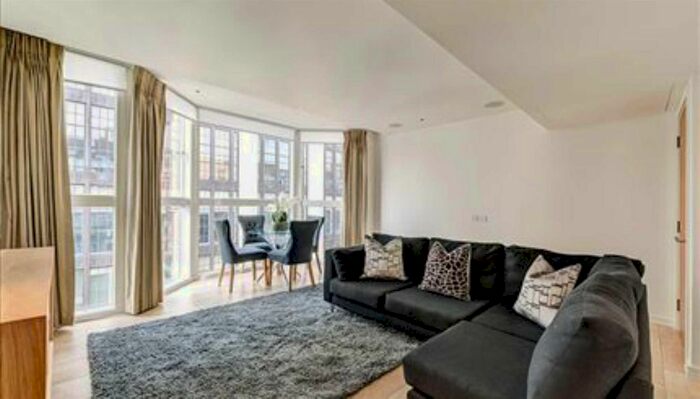 2 Bedroom Flat To Rent In Young Street, London, W8