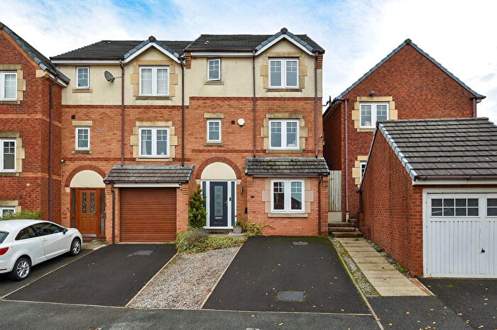5 Bedroom Town House For Sale In Field Rose Court, Adlington, Lancashire, PR6