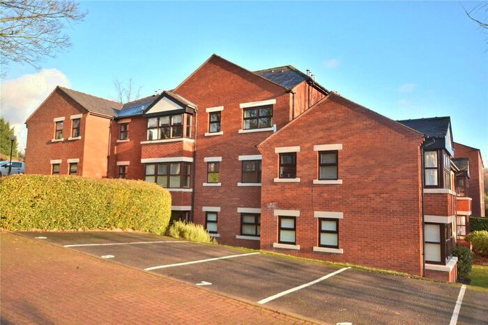 2 Bedroom Flat To Rent In Flat, Aire View Gardens, Vesper Road, Leeds, West Yorkshire, LS5