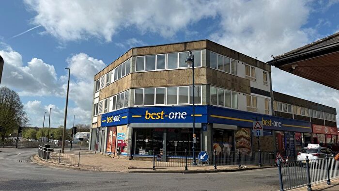 1 Bedroom Flat To Rent In Church Street, Dewsbury, WF13