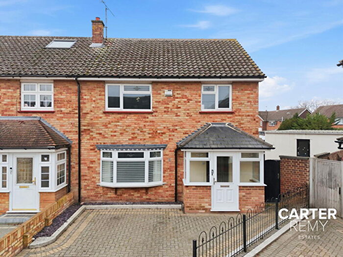 3 Bedroom End Of Terrace House For Sale In Semper Road, Grays, RM16