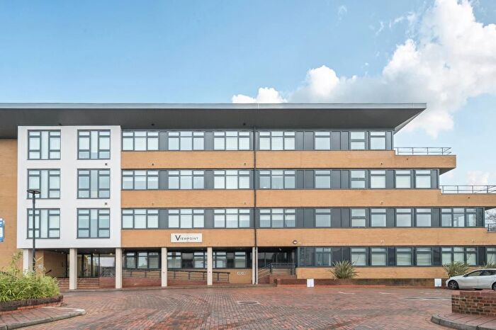 1 Bedroom Flat To Rent In London Road, Staines-Upon-Thames, TW18