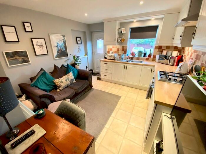 1 Bedroom Semi-Detached House To Rent In Grove Road East, Christchurch, Dorset, BH23