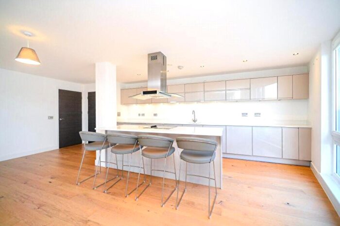 3 Bedroom Penthouse To Rent In St Katherines Way, London, E1W