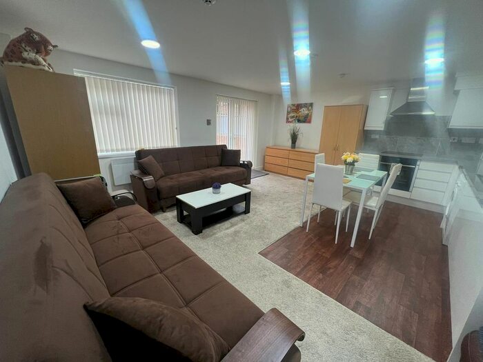 1 Bedroom Flat To Rent In High Road, Ilford, IG3