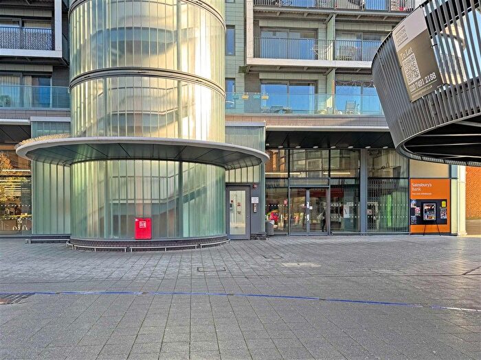 2 Bedroom Flat For Sale In Providence Place, Maidenhead, SL6
