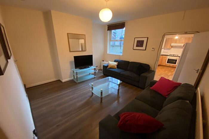 4 Bedroom Terraced House To Rent In Wilkinson Avenue, Beeston, NG9