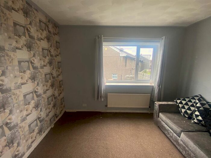 2 Bedroom Flat To Rent In Waun Road, Morriston, Swansea, SA6