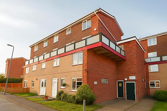 2 Bedroom Flat For Sale In Victor Close, Hornchurch, RM12