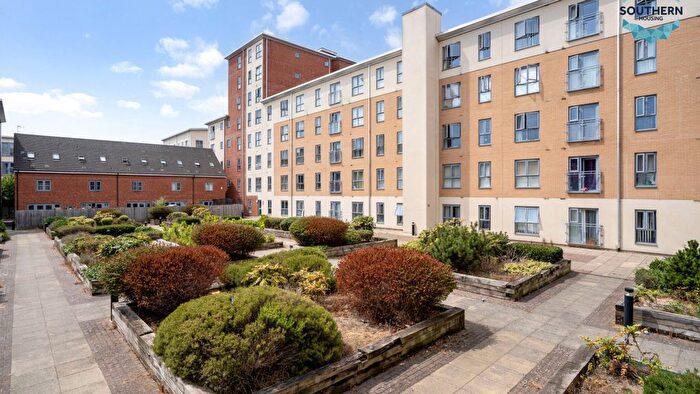 2 Bedroom Flat For Sale In Basing House, Moulsford Mews, Reading, RG30