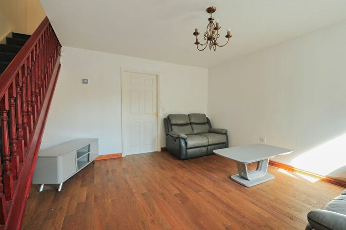 3 Bedroom Town House To Rent In Bed House – Hale Lane, Failsworth, Manchester, M35