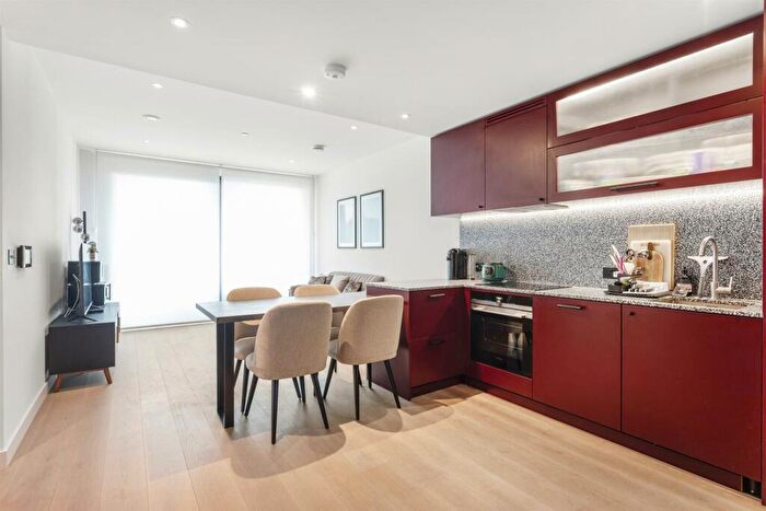 2 Bedroom Flat To Rent In Legacy Building, Embassy Gardens, Viaduct Gardens, Nine Elms, London, SW11