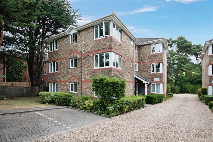 2 Bedroom Flat For Sale In Surrey Road, Poole, BH12