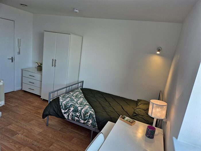 Studio To Rent In Last Chance To Reserve For !, BH1