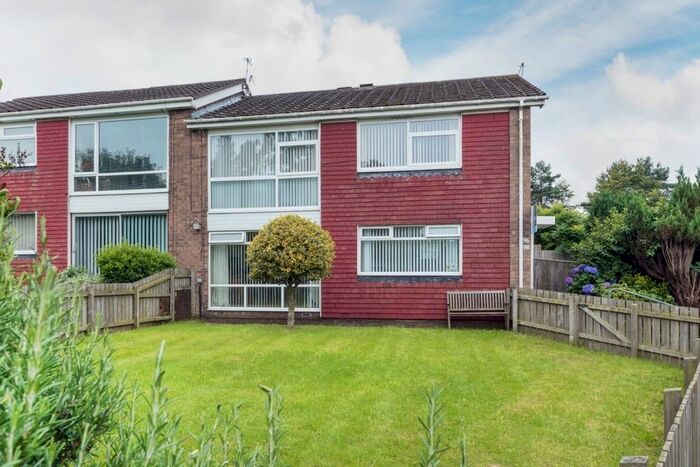 2 Bedroom Flat To Rent In Beckside Gardens, Chapel House, Newcastle Upon Tyne, NE5