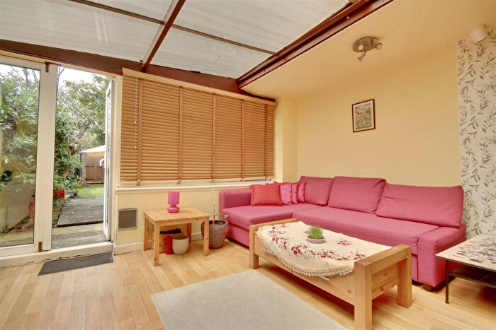 3 Bedroom Terraced House For Sale In London Road, Portsmouth, PO2