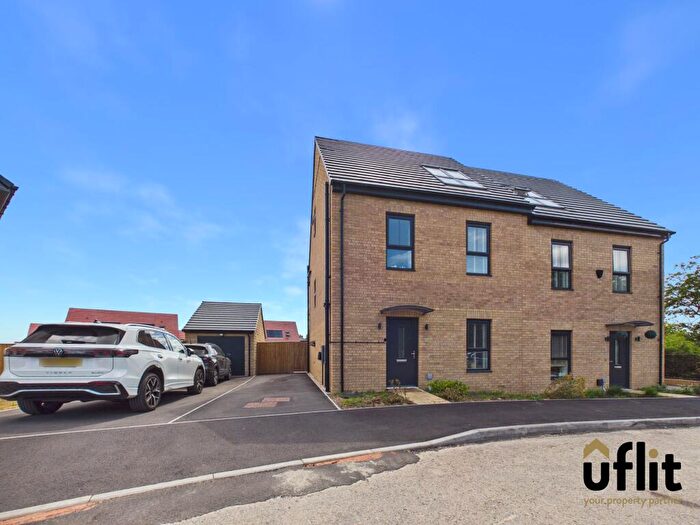 4 Bedroom Semi-Detached House For Sale In Hazel Way, Kiveton Park, Sheffield, S26