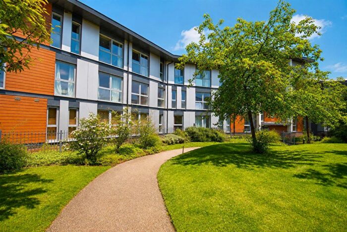 2 Bedroom Flat To Rent In Commonwealth Drive, Crawley, RH10