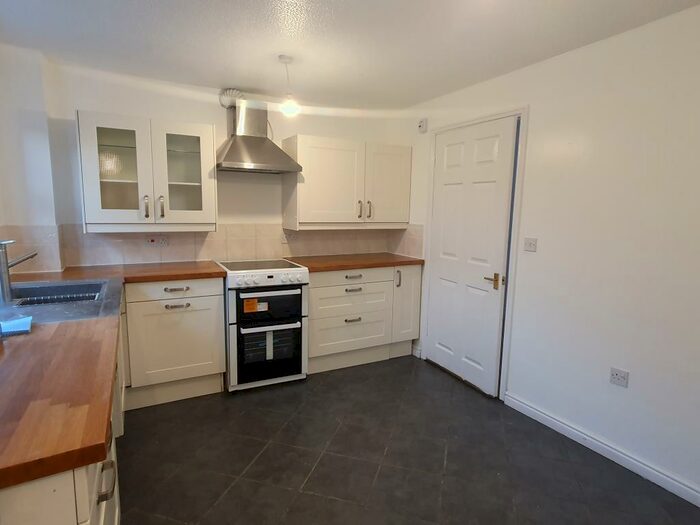 3 Bedroom House To Rent In Horse Shoe Court, Balby, DN4
