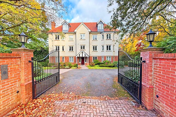 3 Bedroom Flat For Sale In Brackenwood, Kent Road, Harrogate, HG1