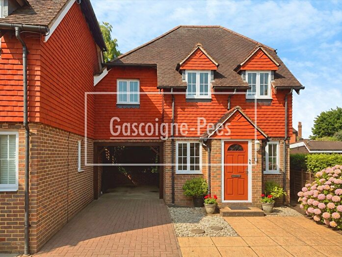 2 Bedroom Property To Rent In Chapel Lane, Godalming, GU8