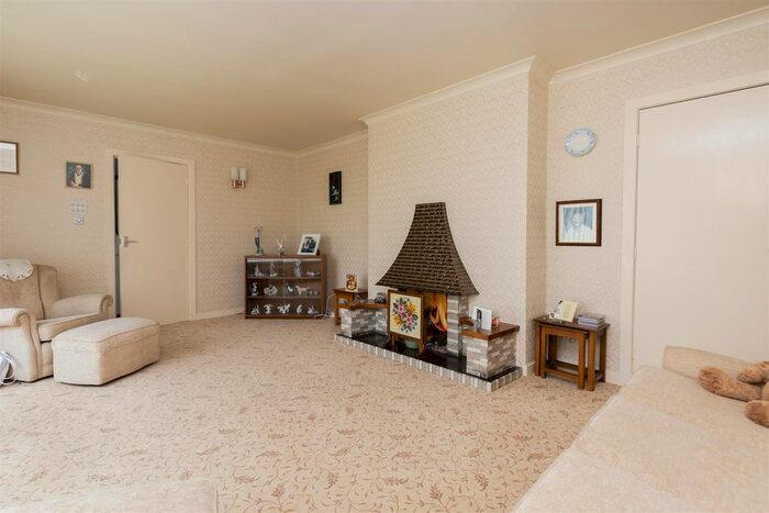 4 Bedroom Detached House For Sale In Pennine View, Kirkheaton, Huddersfield, HD5