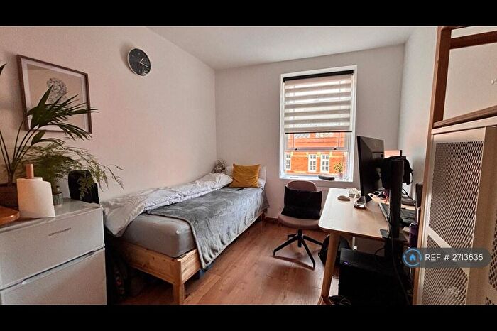 Studio To Rent In Grafton Road, London, NW5