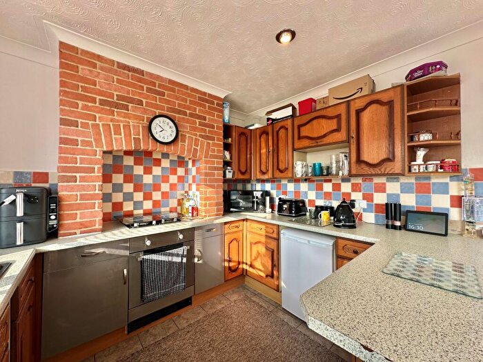 3 Bedroom Semi-Detached House To Rent In Eastwood Avenue, March, PE15