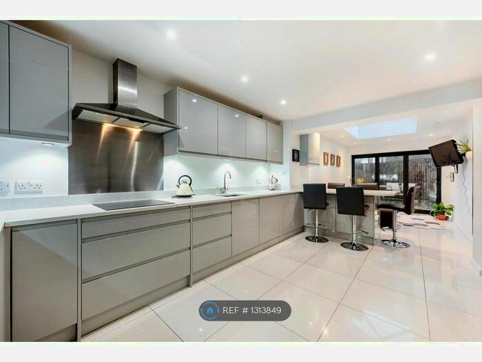 4 Bedroom Terraced House To Rent In Mandela Street, London SW9